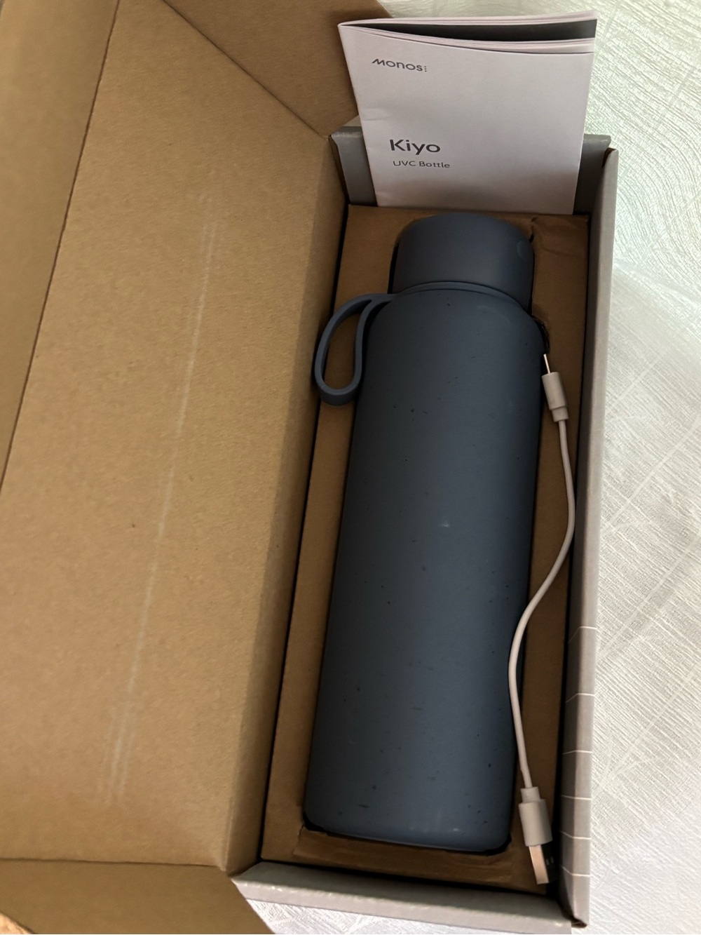 Monos Kiyo UV Cleaning Navy Insulated Water Bottle with Carry Loop - Picture 7 of 11